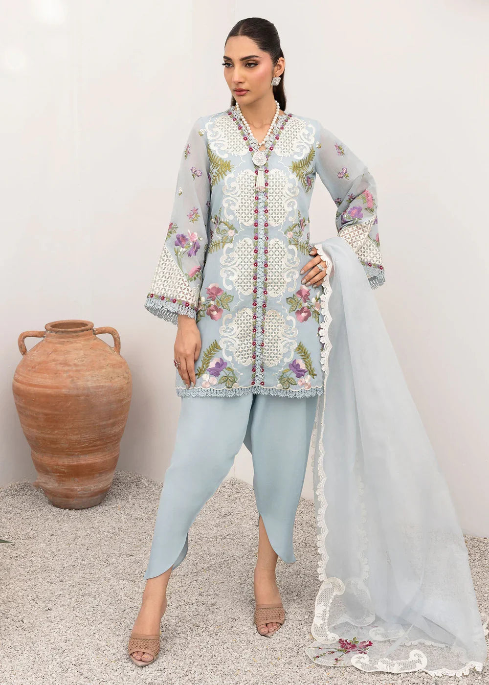 Saira Shakira | Rosea Casual Pret 25 | Mirae - House Of Hania
