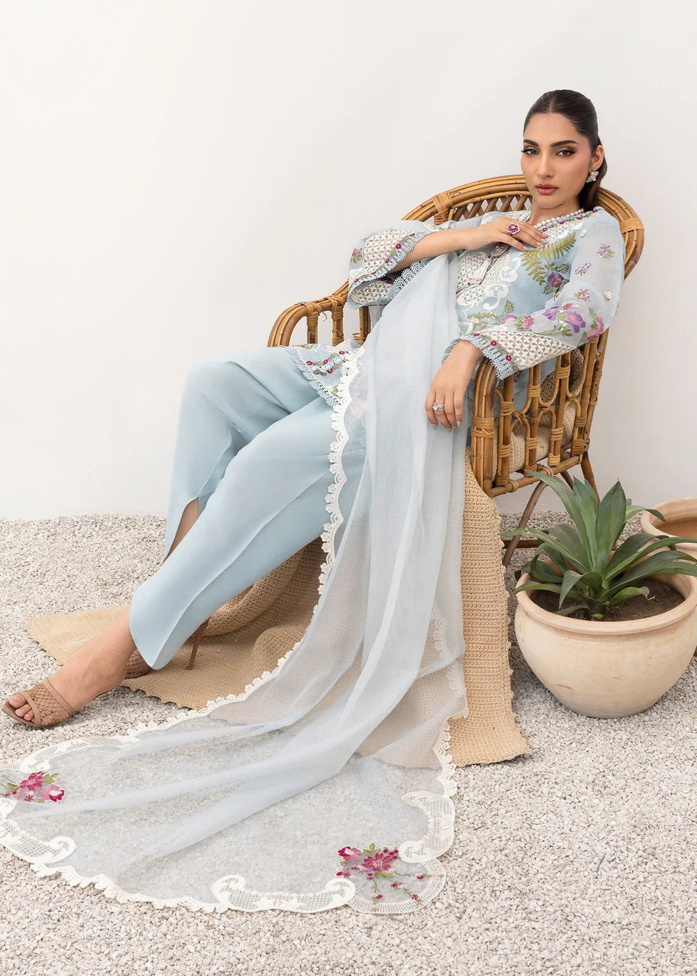 Saira Shakira | Rosea Casual Pret 25 | Mirae - House Of Hania