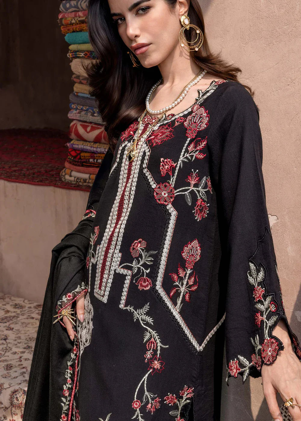 Saira Shakira | Winter 25 | CYRA 6-A - House Of Hania