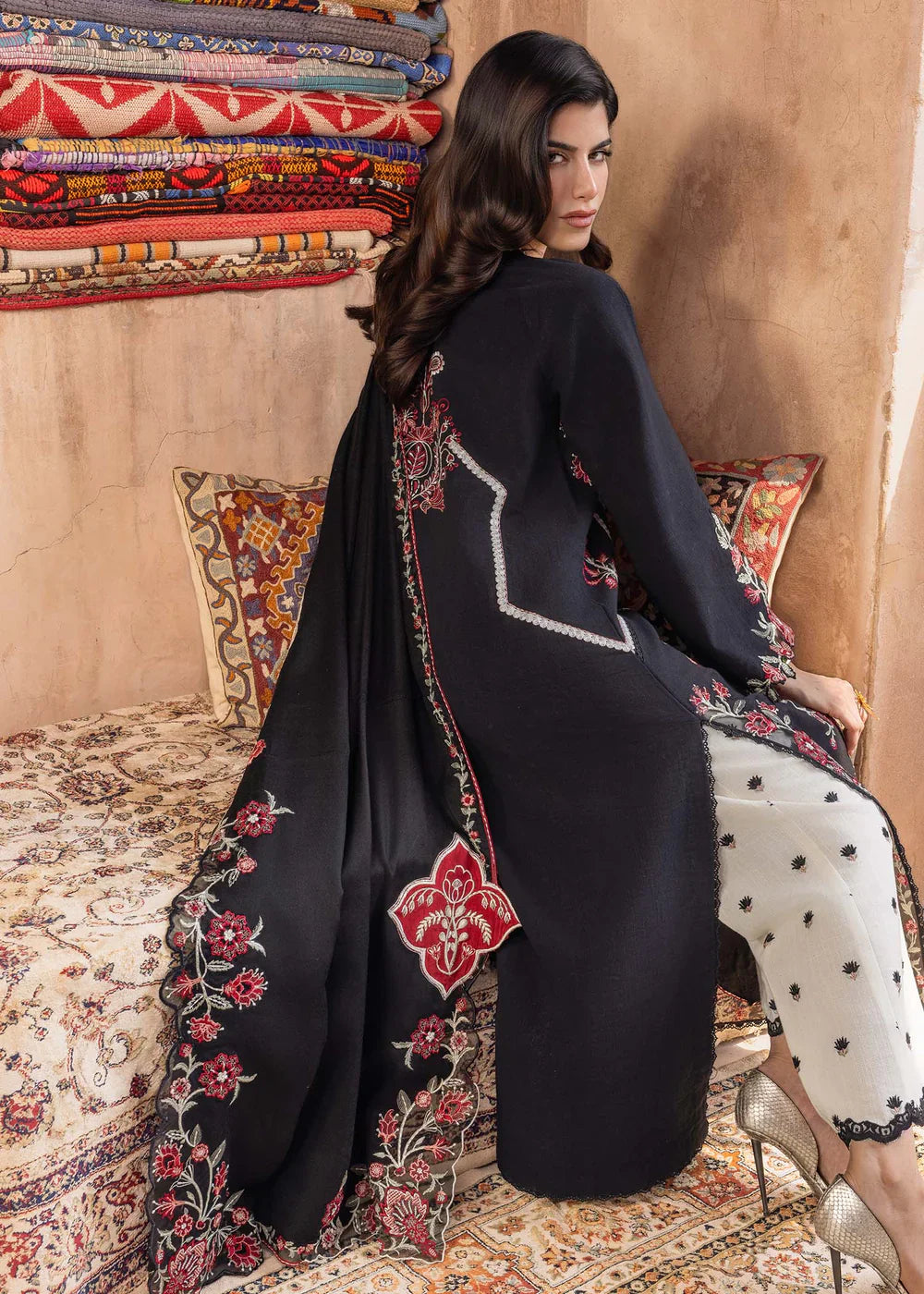 Saira Shakira | Winter 25 | CYRA 6-A - House Of Hania