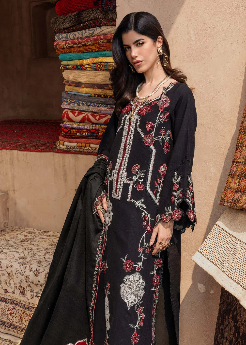 Saira Shakira | Winter 25 | CYRA 6-A - House Of Hania