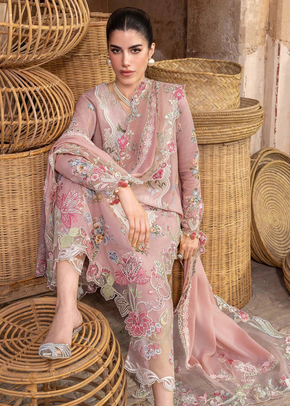 Saira Shakira | Winter 25 | ESMAE 3-A - House Of Hania