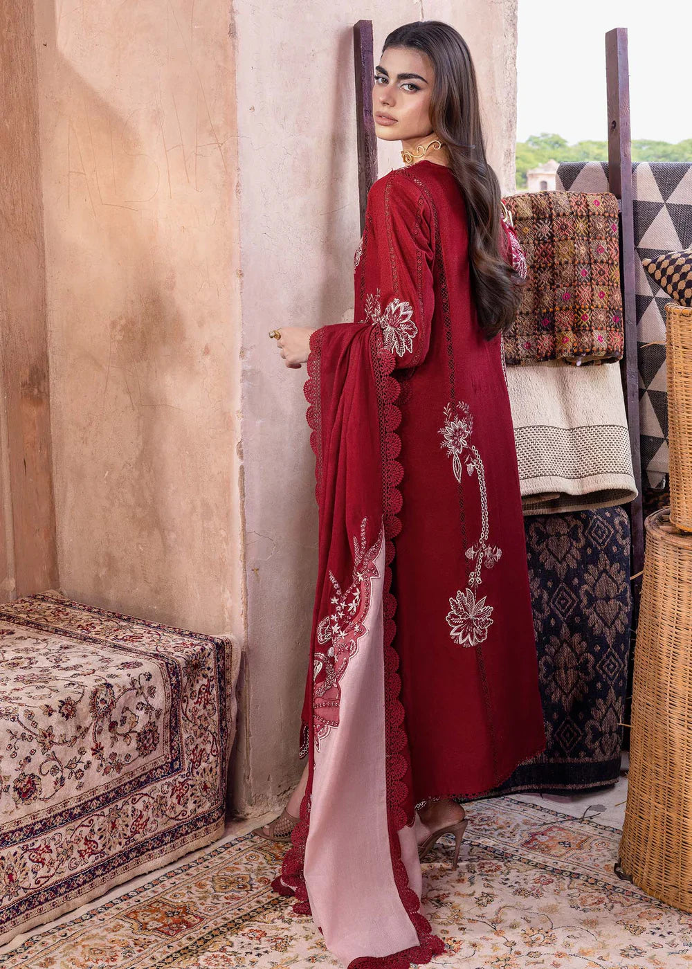 Saira Shakira | Winter 25 | FRIYA 2-A - House Of Hania