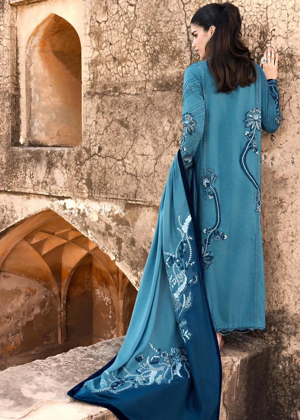 Saira Shakira | Winter 25 | FRIYA 2-B - House Of Hania