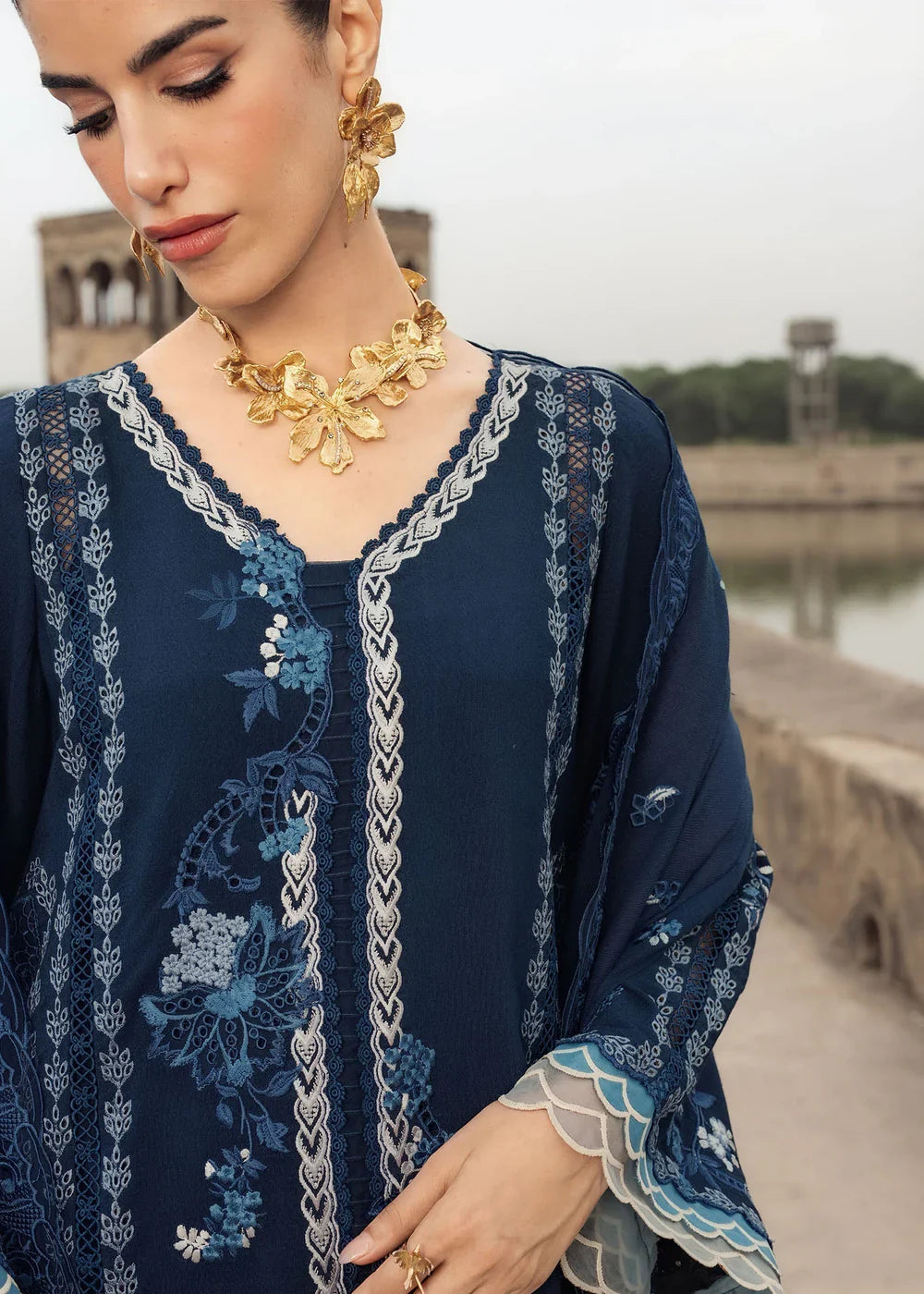 Saira Shakira | Winter 25 | LILA 1-A - House Of Hania