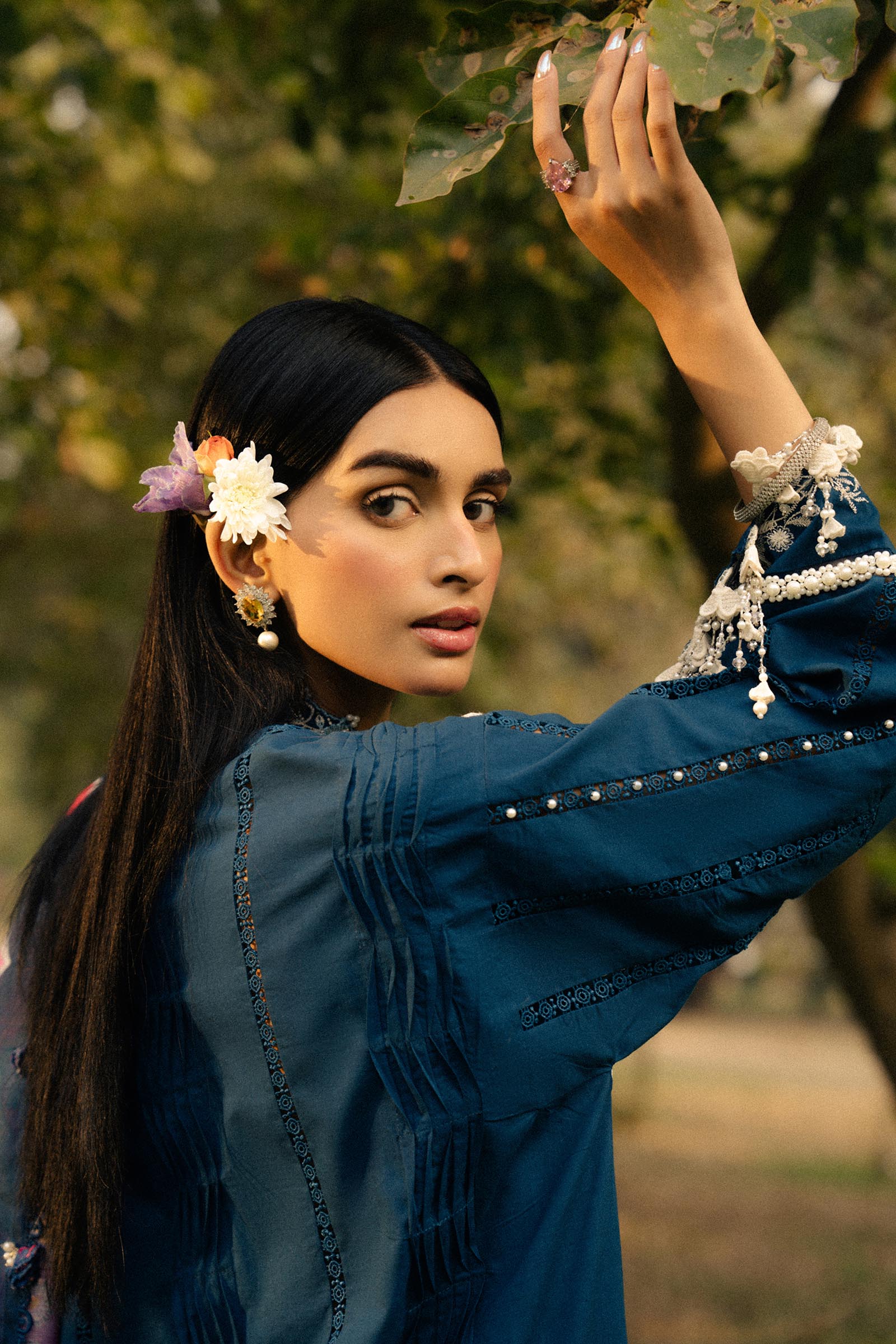 Sana Safinaz | Luxury Lawn 25 | L251-009B-3DI - House Of Hania