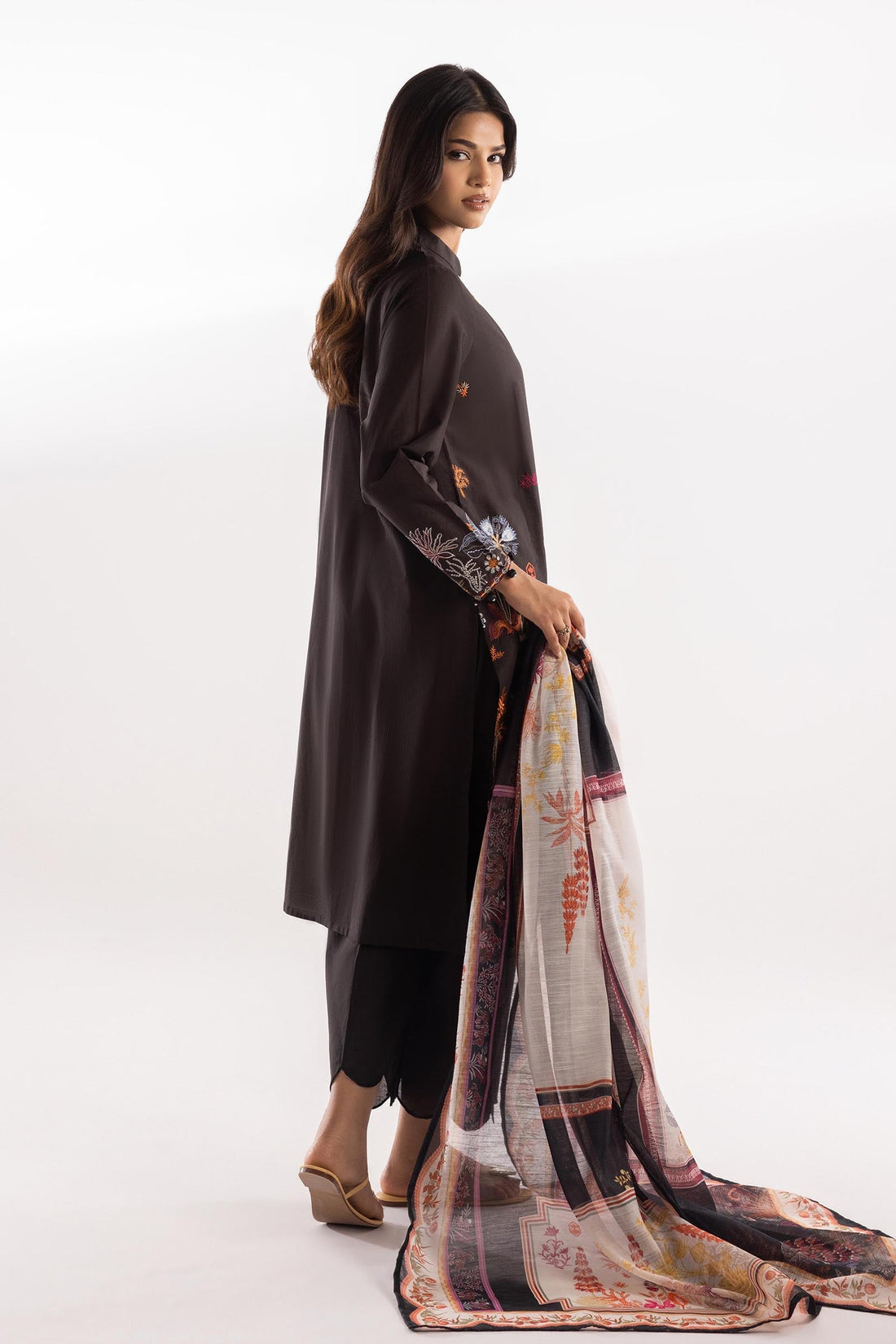 Sana Safinaz | Luxury Pret | Luxury Lawn Suit SC26MUZ220AP3 - House Of Hania