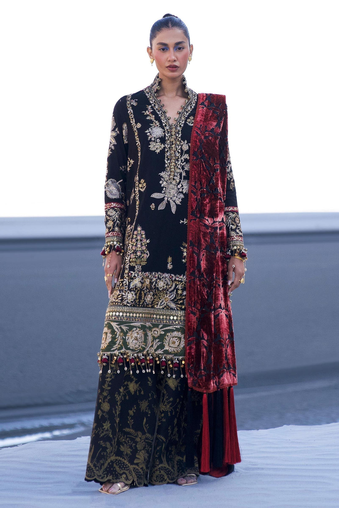 Sana Safinaz | Winter Shawl 24 | S241-001A-3CP - House Of Hania