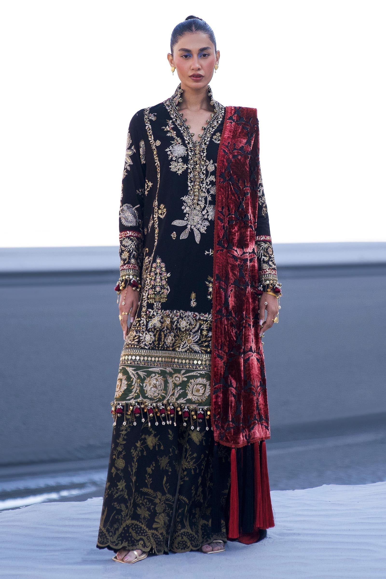 Sana Safinaz | Winter Shawl 24 | S241-001A-3CP - House Of Hania