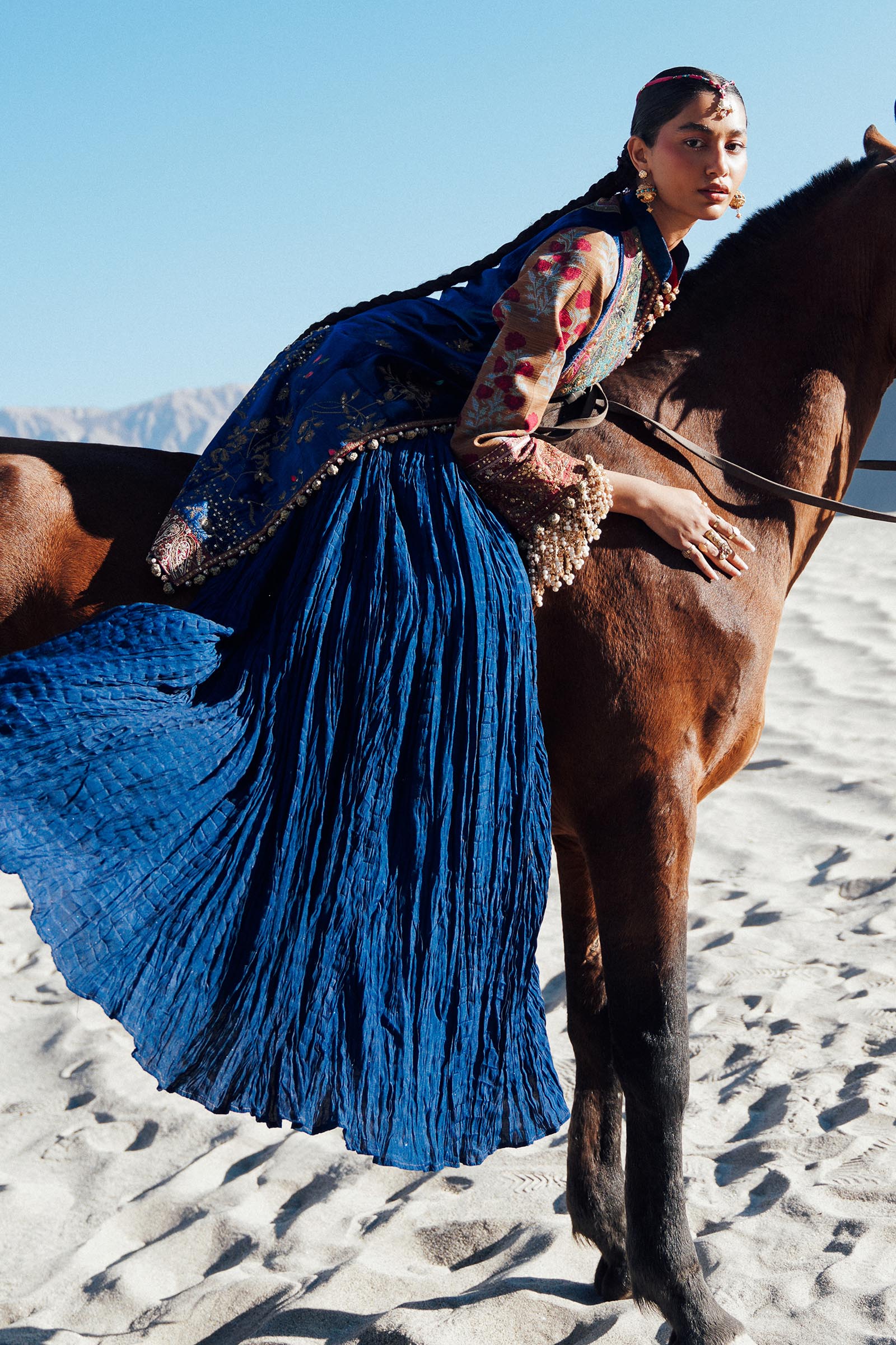 Sana Safinaz | Winter Shawl 24 | Velvet V241-001-3CP - House Of Hania