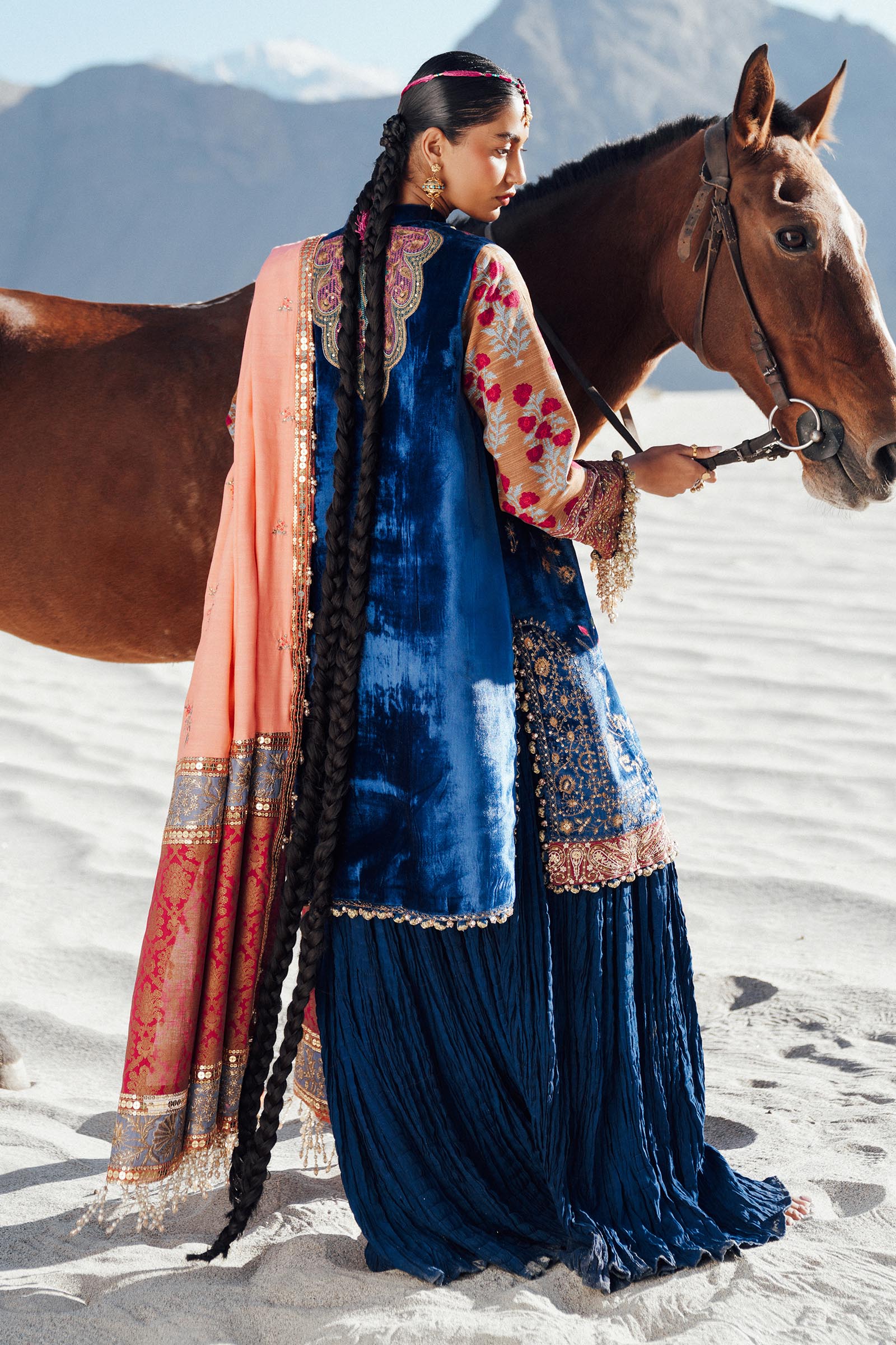 Sana Safinaz | Winter Shawl 24 | Velvet V241-001-3CP - House Of Hania