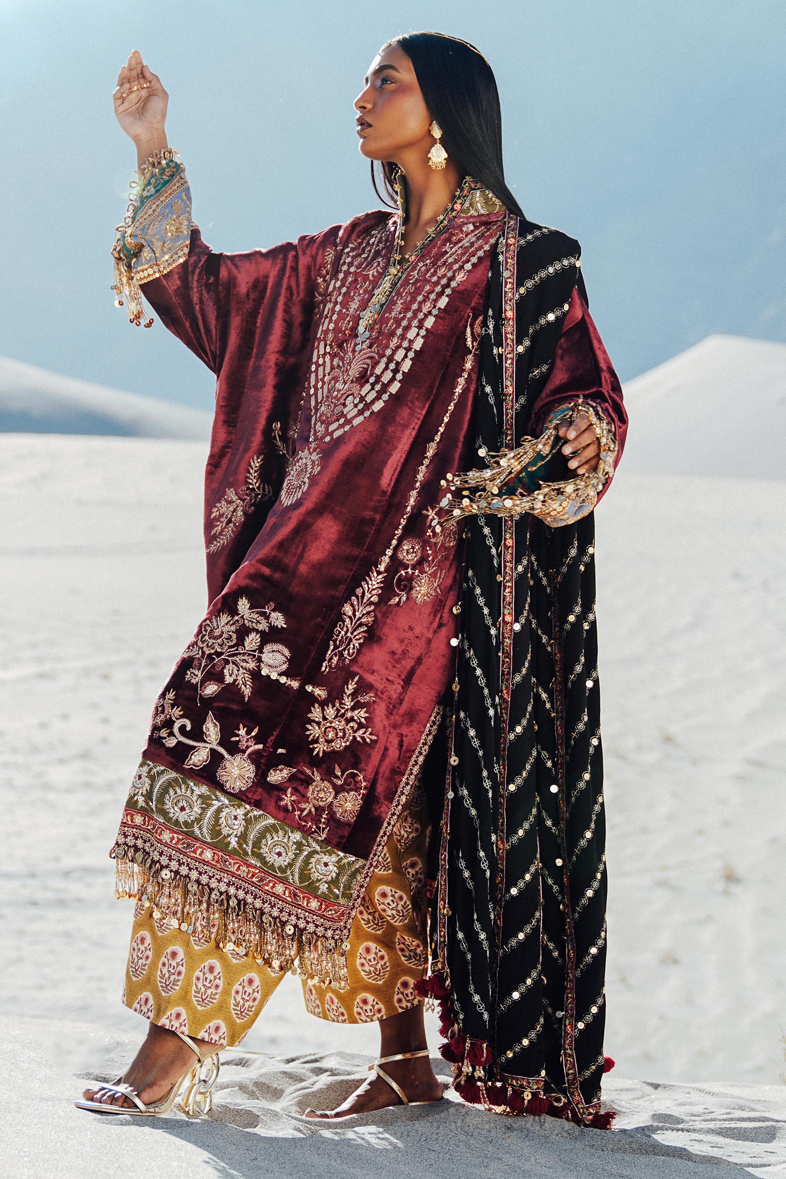Sana Safinaz | Winter Shawl 24 | Velvet V241-002-3CP - House Of Hania