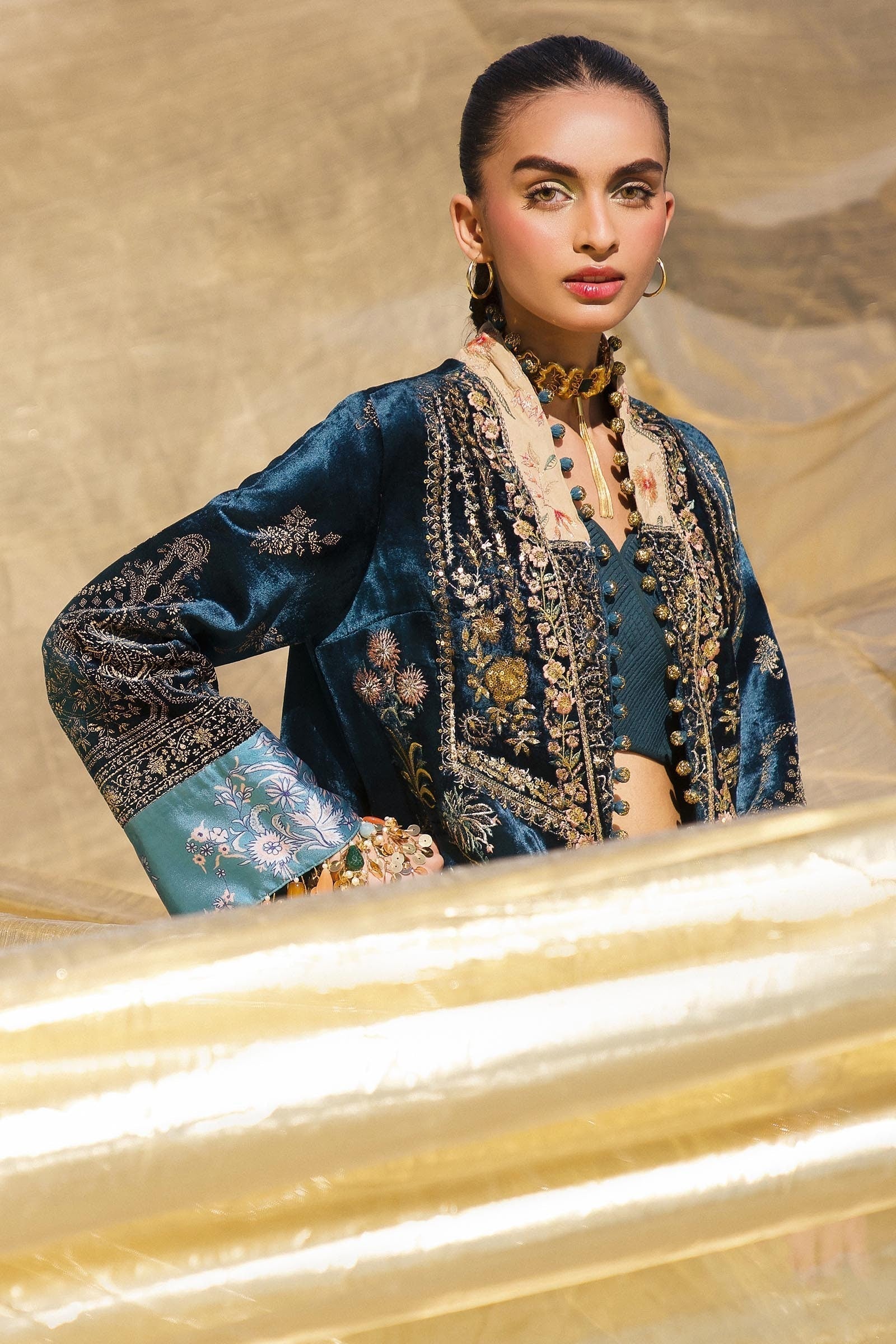 Sana Safinaz | Winter Shawl 24 | Velvet V241-003-3CP - House Of Hania