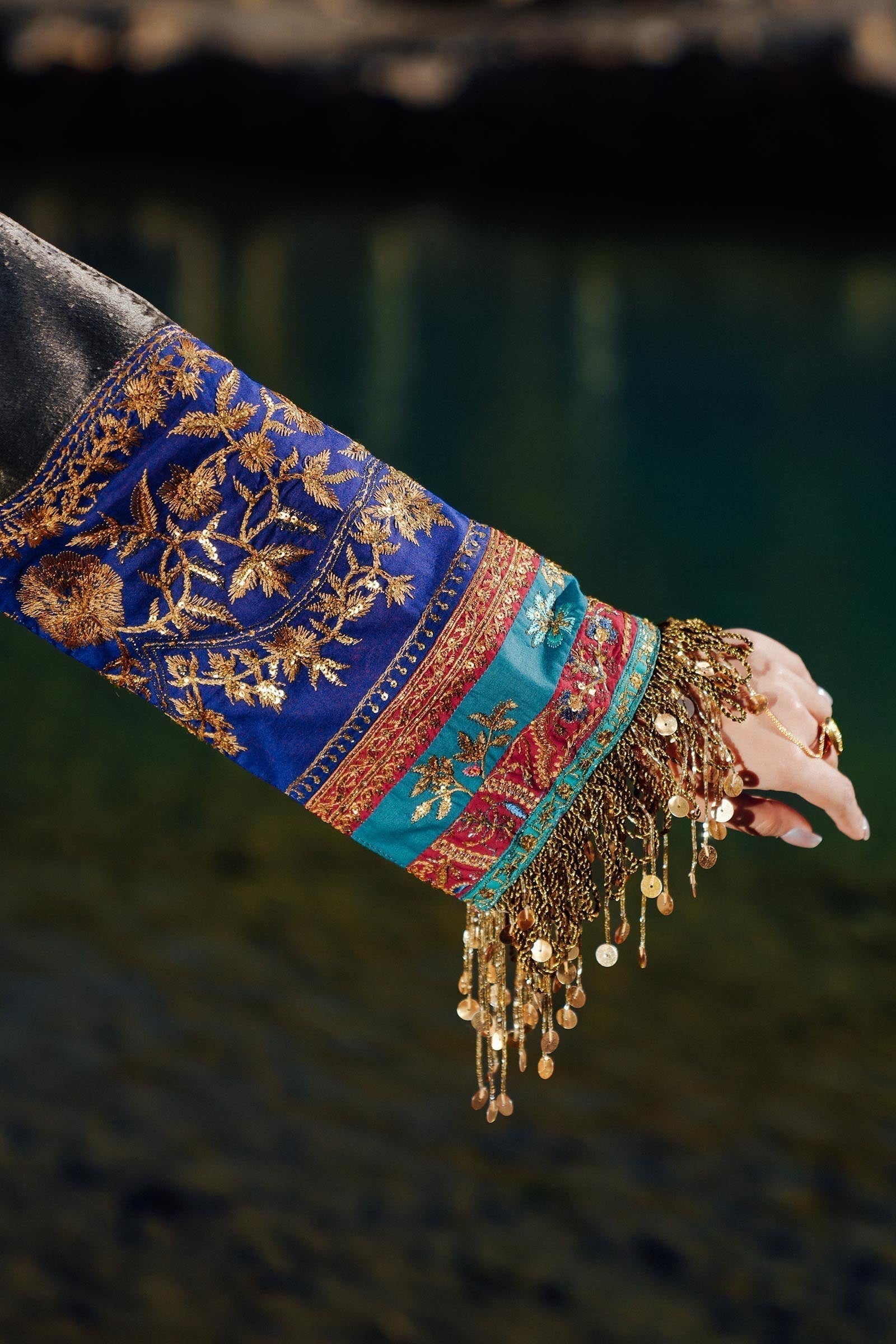 Sana Safinaz | Winter Shawl 24 | Velvet V241-004-3CP - House Of Hania