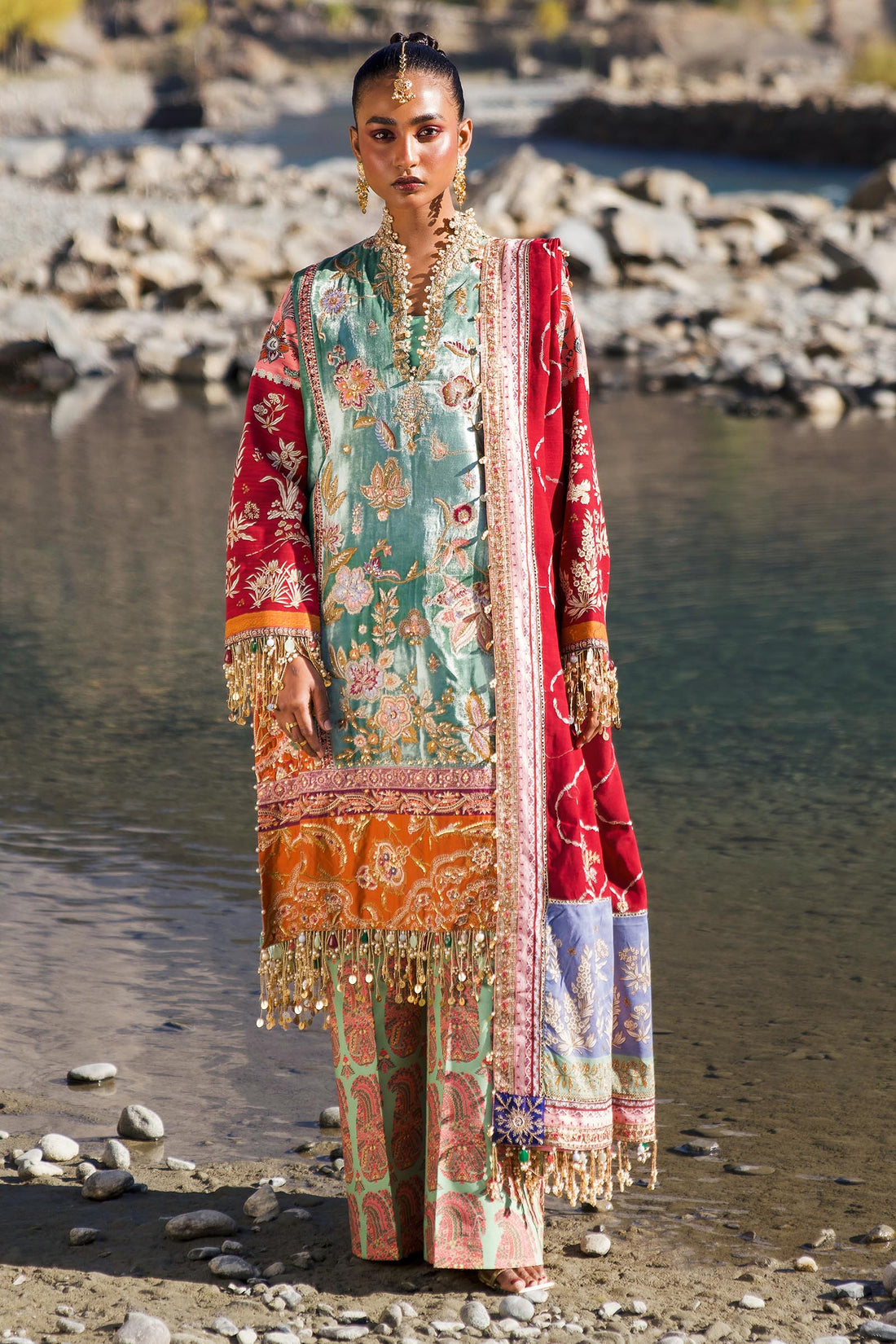 Sana Safinaz | Winter Shawl 24 | Velvet V241-006-3CP - House Of Hania