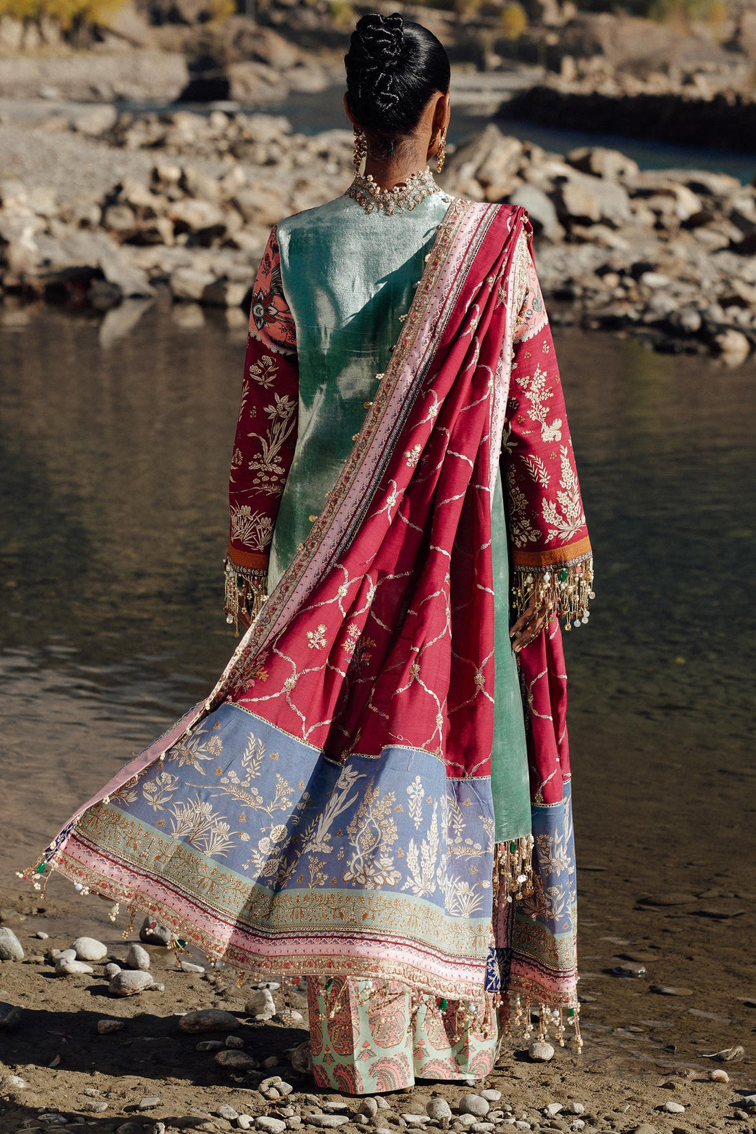 Sana Safinaz | Winter Shawl 24 | Velvet V241-006-3CP - House Of Hania