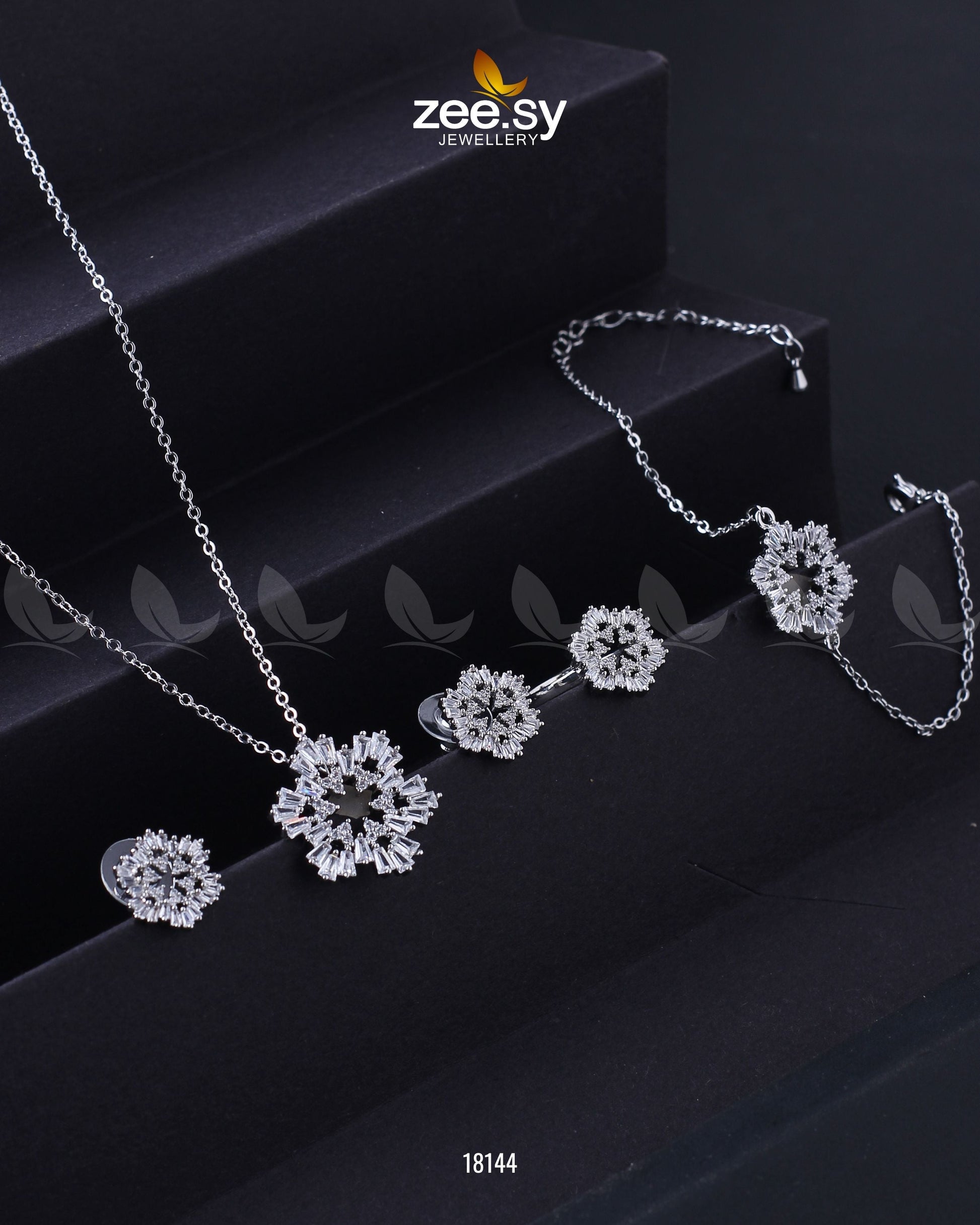 Snowflake Pendant Set - House Of Hania