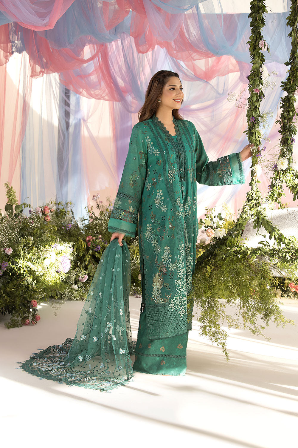 Sobia Nazir | Luxury Lawn 25 | 15B - House Of Hania