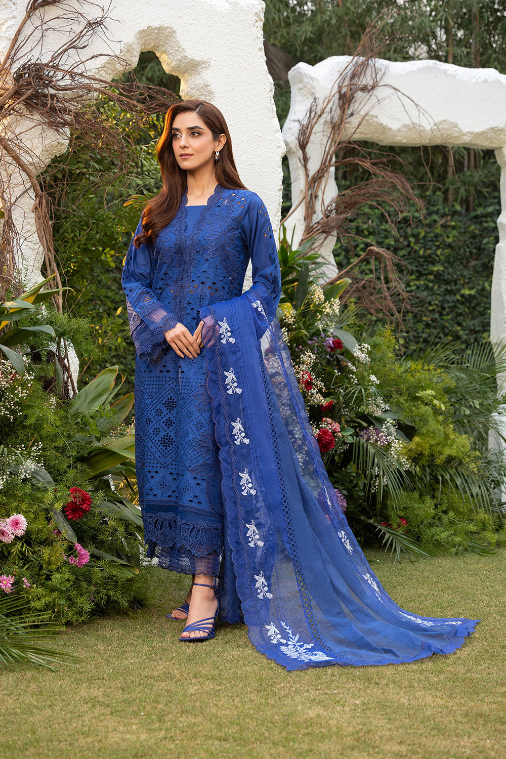 Sobia Nazir | Luxury Lawn 25 | 1B - House Of Hania