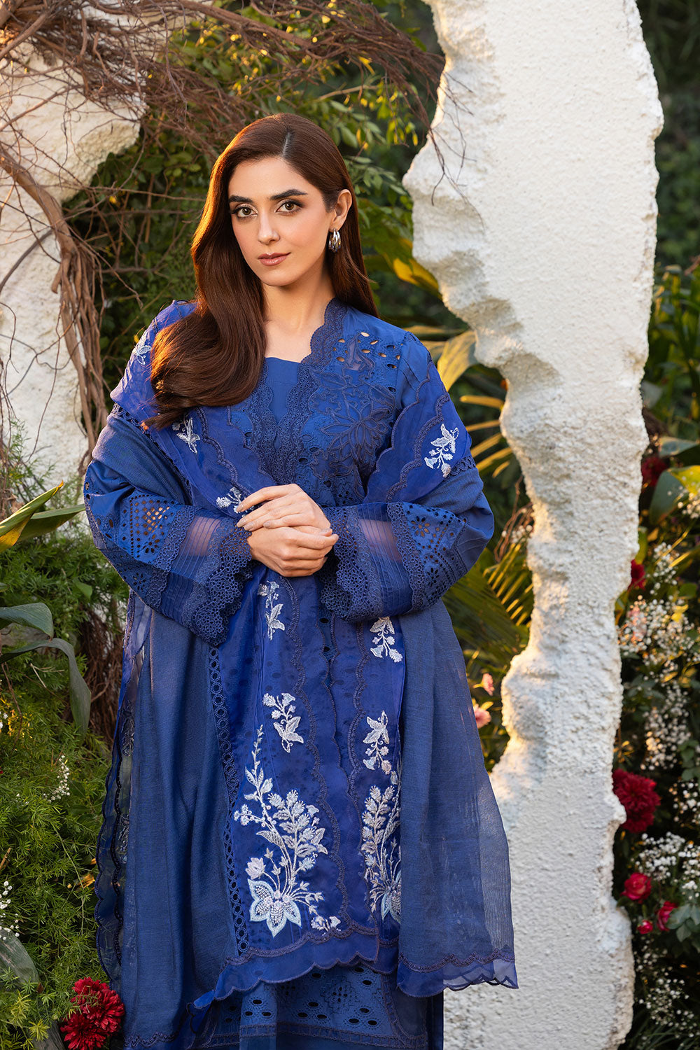 Sobia Nazir | Luxury Lawn 25 | 1B - House Of Hania