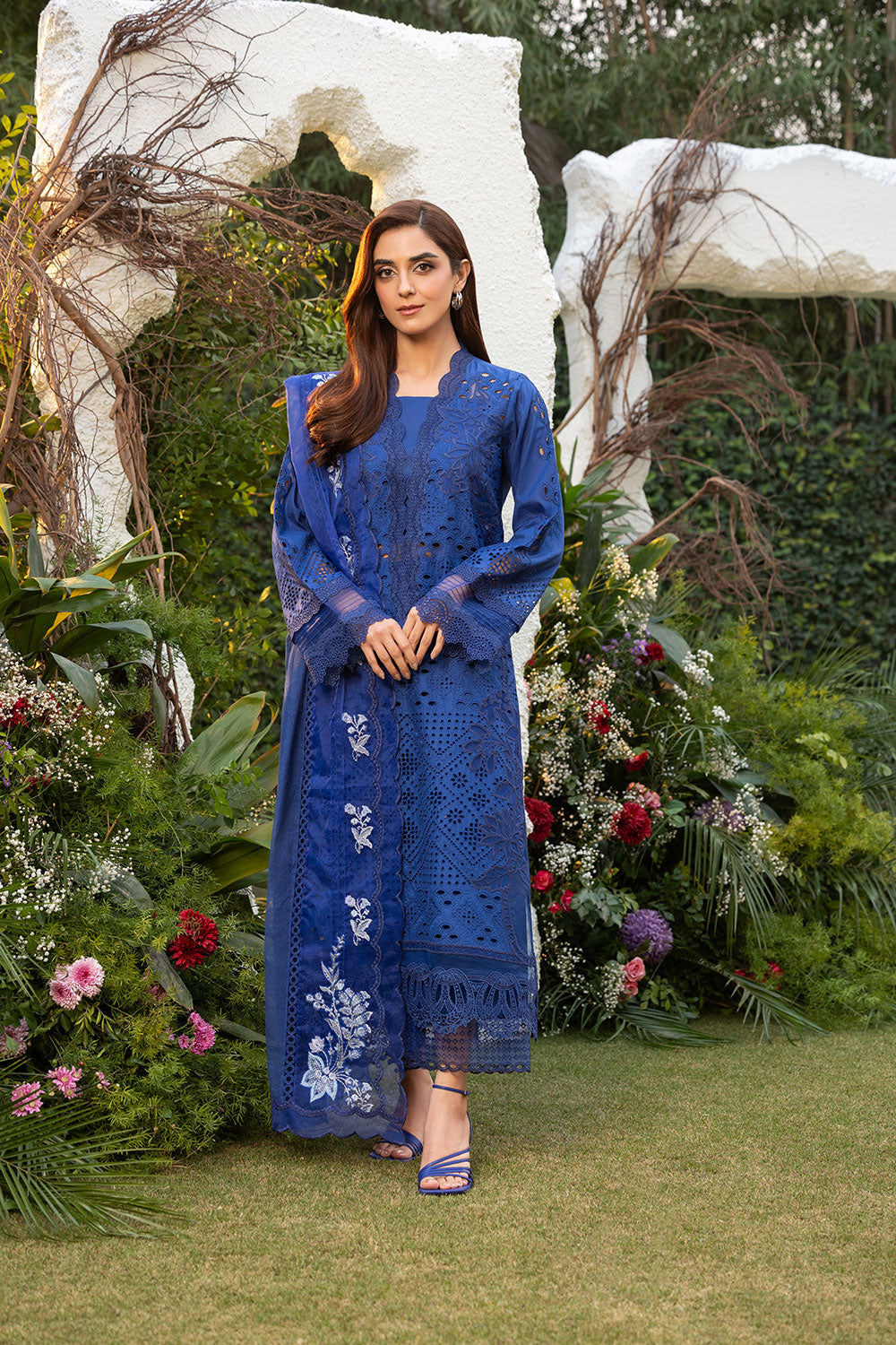 Sobia Nazir | Luxury Lawn 25 | 1B - House Of Hania