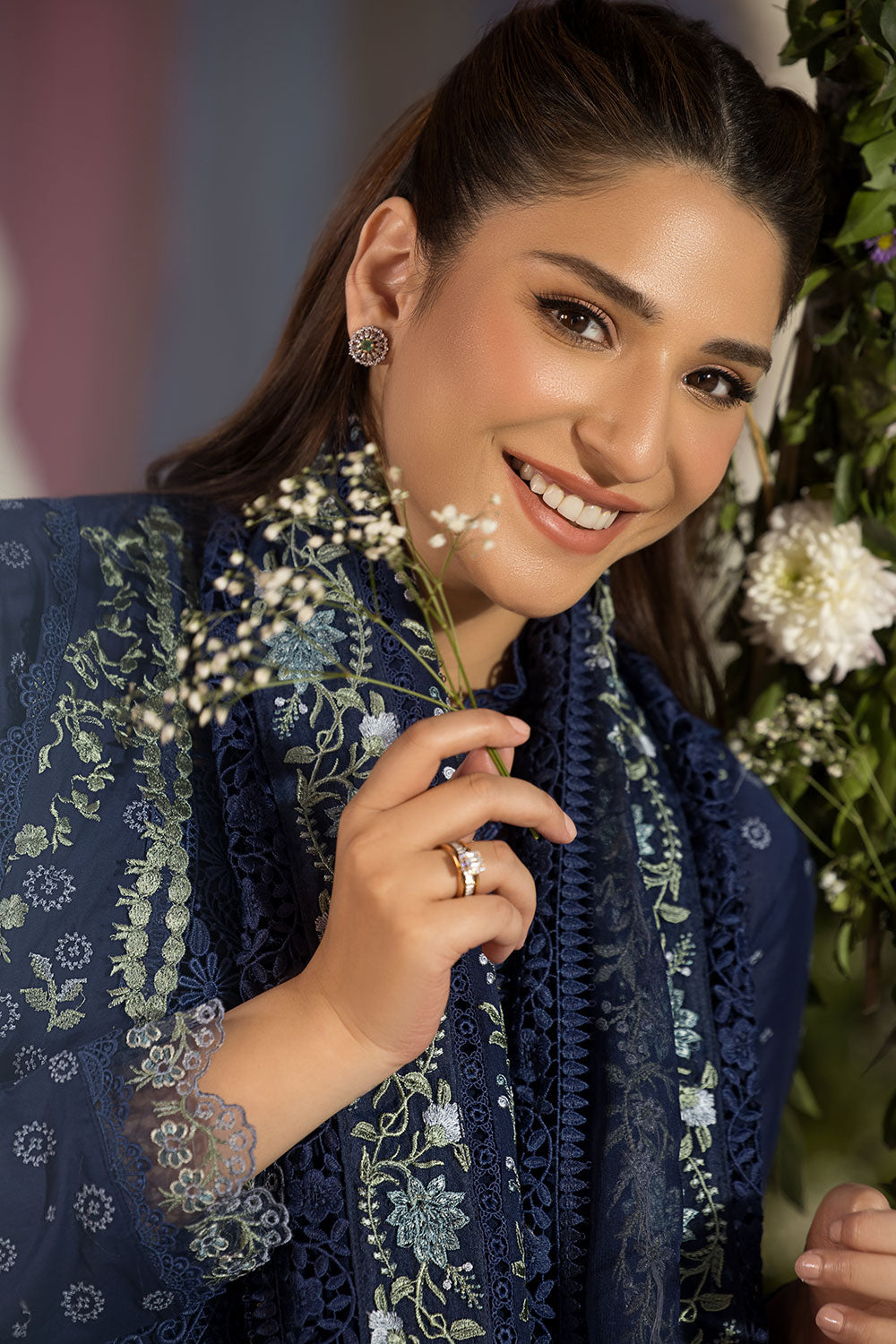 Sobia Nazir | Luxury Lawn 25 | 8A - House Of Hania