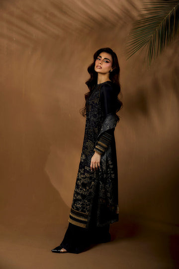 Sobia Nazir | Winter Shawl 25 | Design 1A - House Of Hania