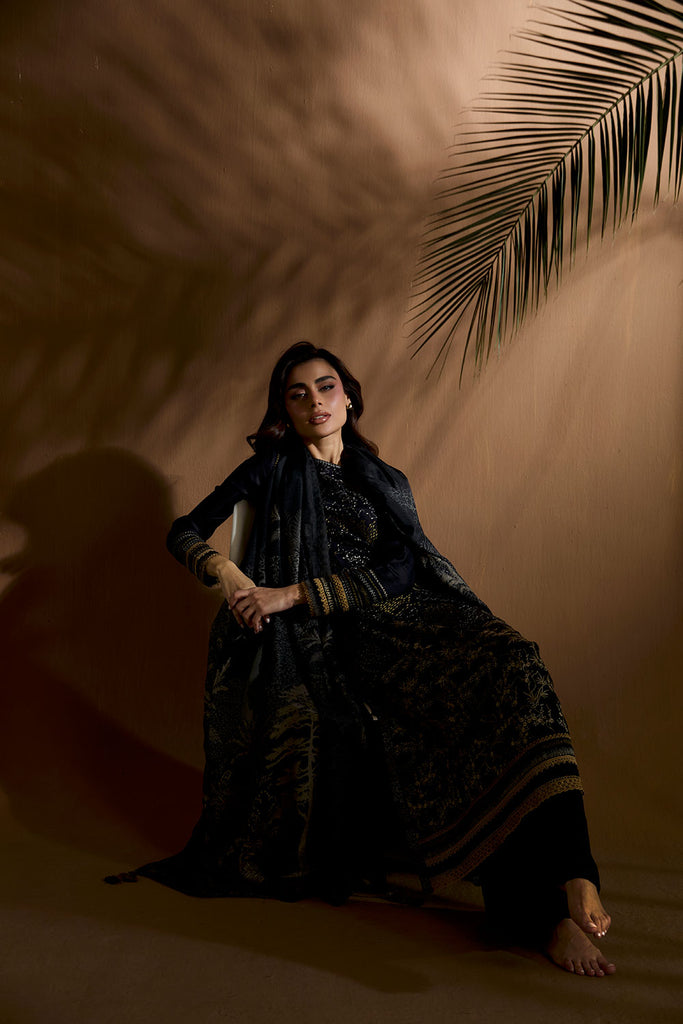 Sobia Nazir | Winter Shawl 25 | Design 1A - House Of Hania