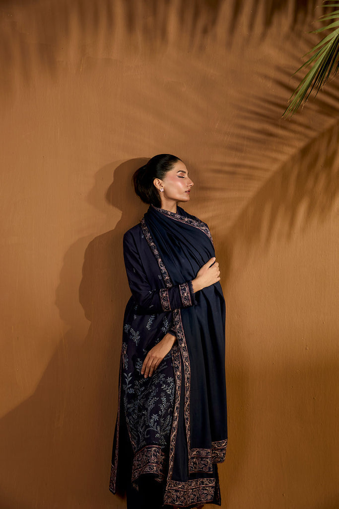 Sobia Nazir | Winter Shawl 25 | Design 7B - House Of Hania