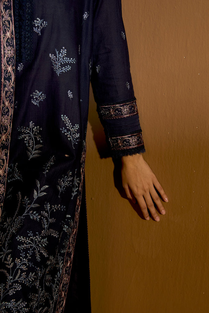 Sobia Nazir | Winter Shawl 25 | Design 7B - House Of Hania