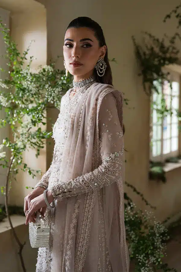 Suffuse by Sana Yasir | Freeshia Formals 23 | Laela - House Of Hania