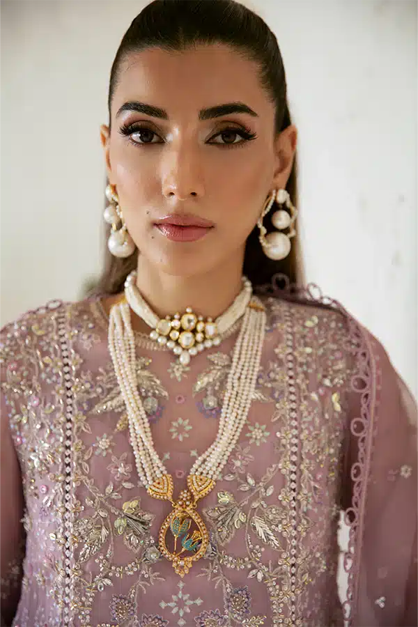 Suffuse by Sana Yasir | Freeshia Formals 23 | Raha - House Of Hania