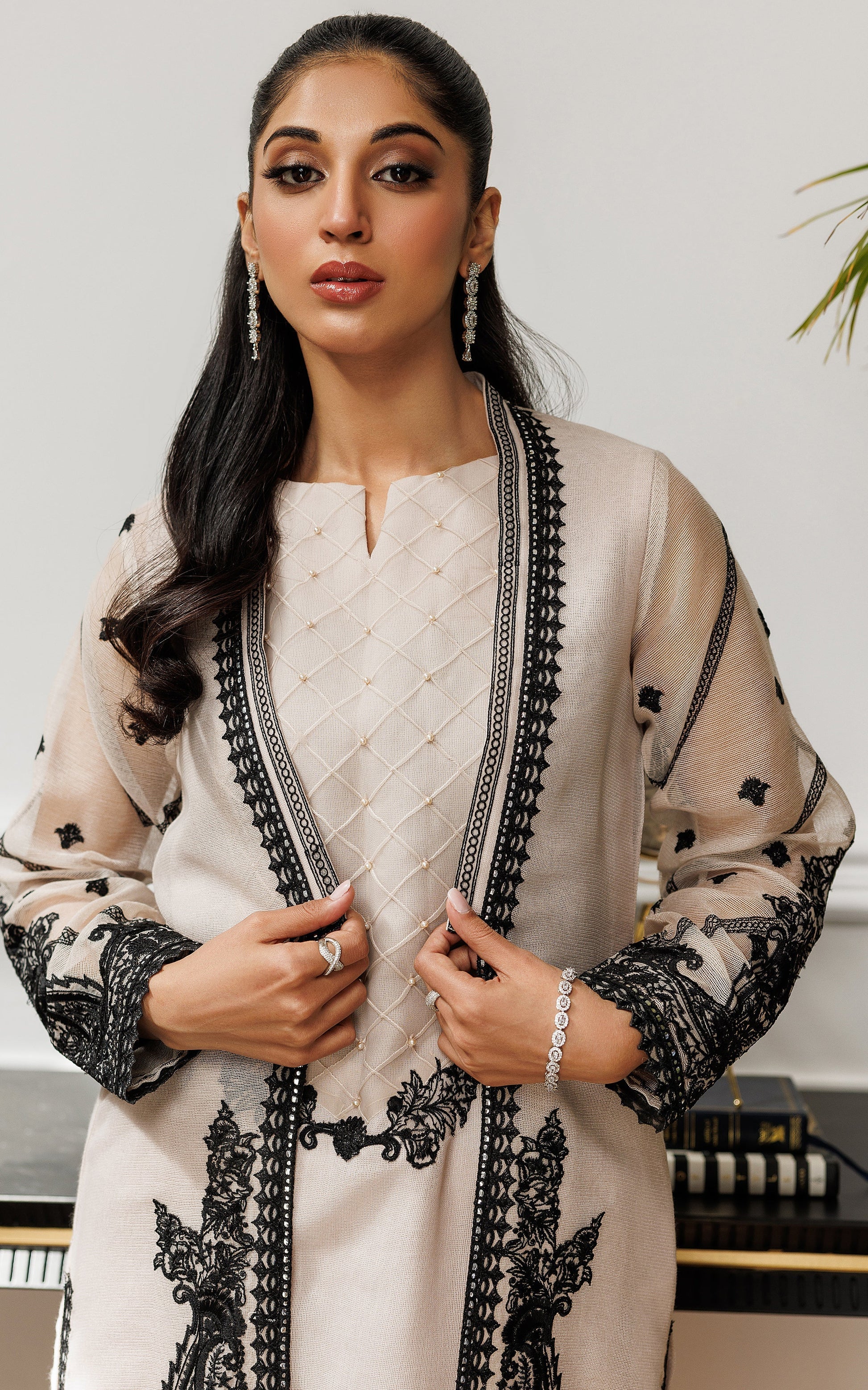 Threads and Motifs | Ready To Wear 2024 | 8969 - House Of Hania