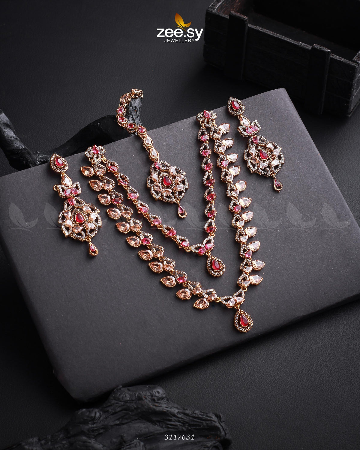 Urwa Hocane Necklace Set - House Of Hania