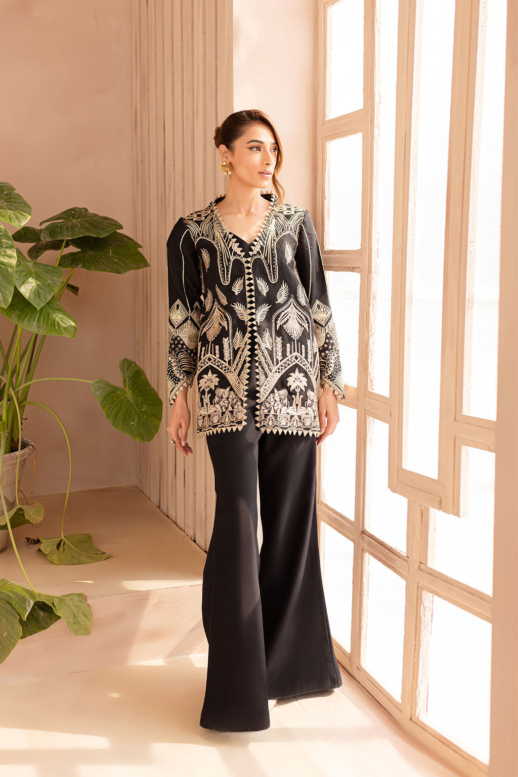 Vanya | Veranda Fromals |  VR-01 - House Of Hania