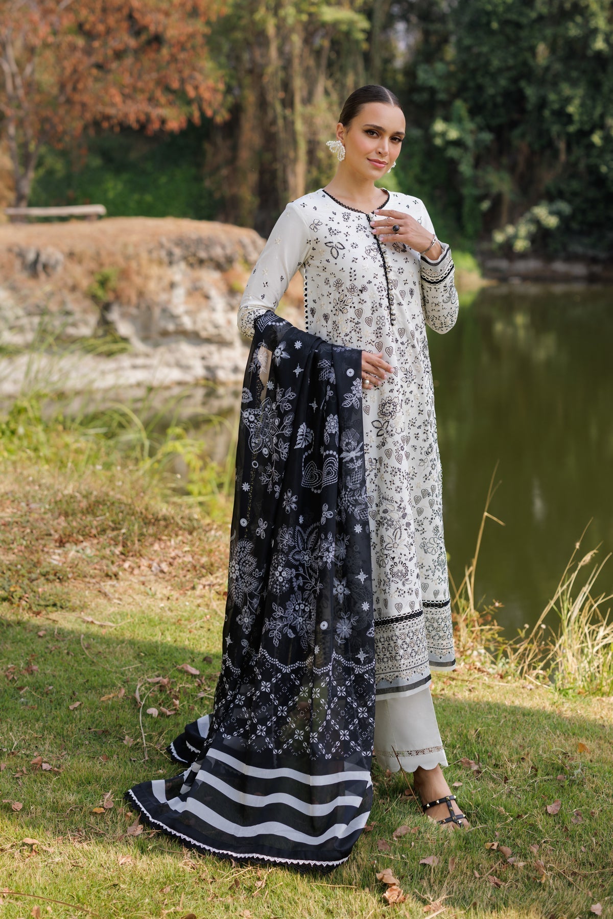 Xenia Formals | Luxury Lawn 25 | FIORELLA - House Of Hania