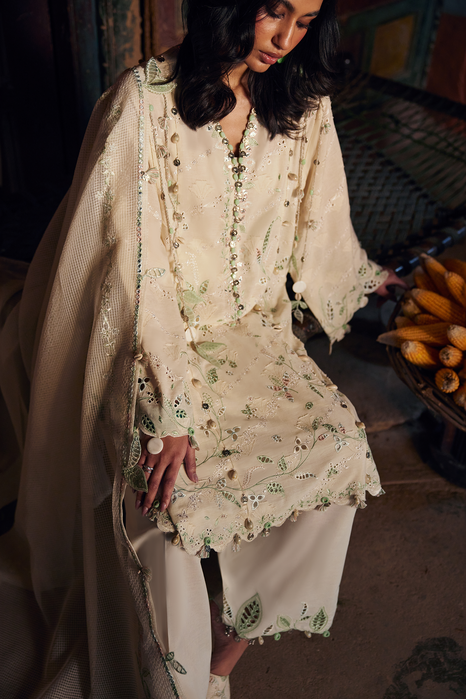 Zaha | Lawn 26 | MEI 梅 (ZL26-05 A) - House Of Hania
