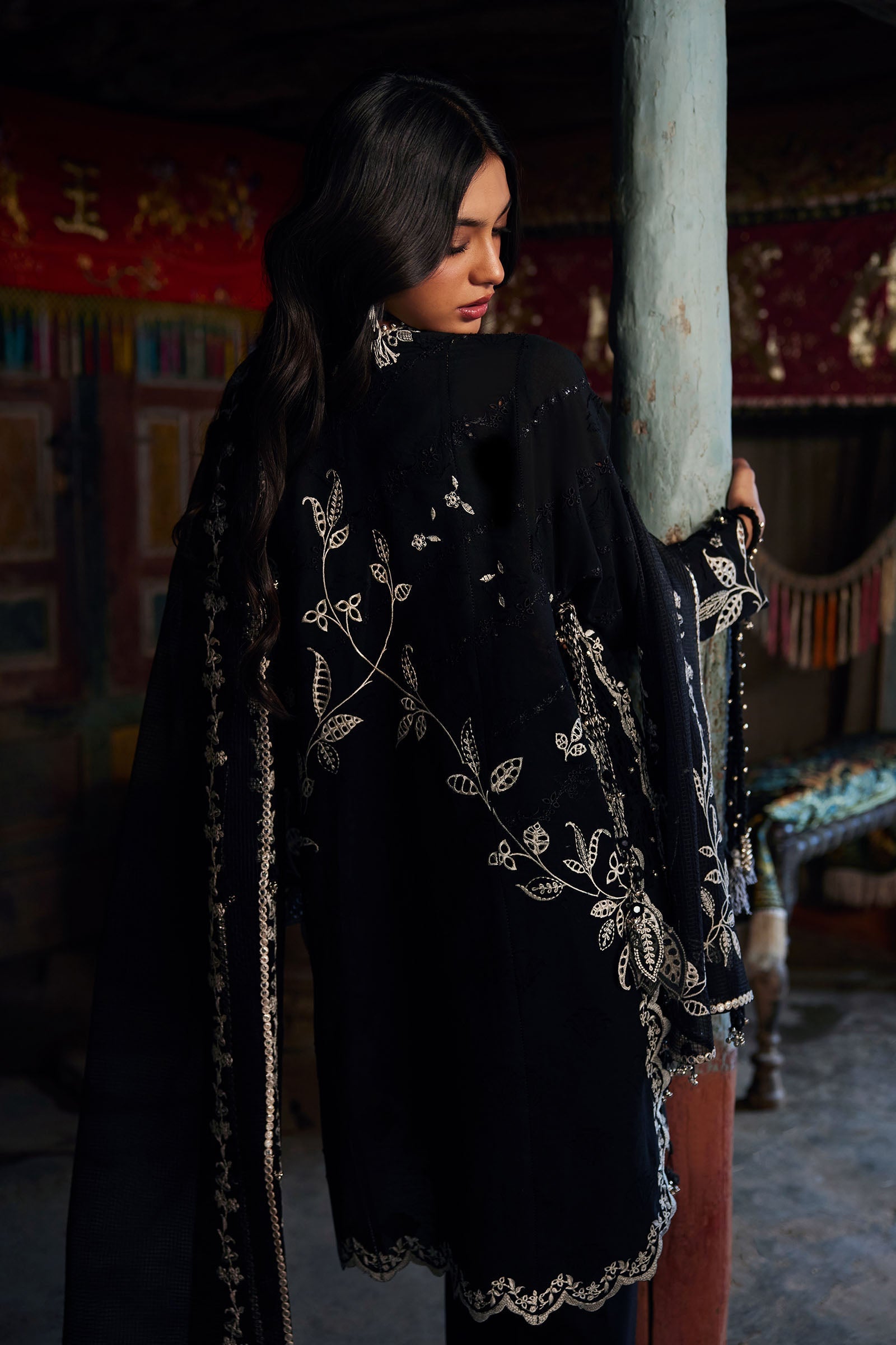 Zaha | Lawn 26 | MEI 梅 (ZL26-05 B) - House Of Hania
