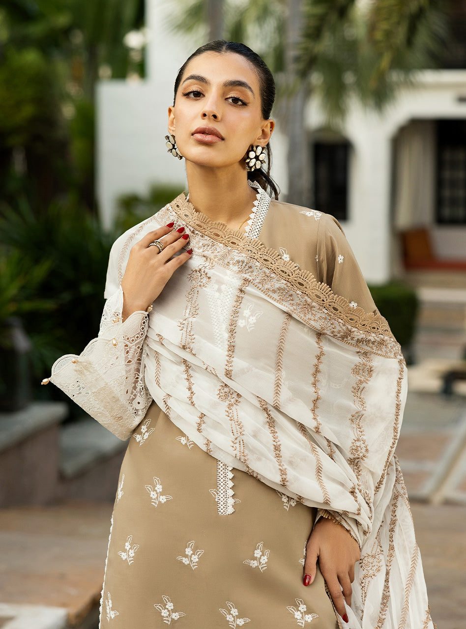 Zainab Chottani | Chikankari 25 | Sia - 11A - House Of Hania