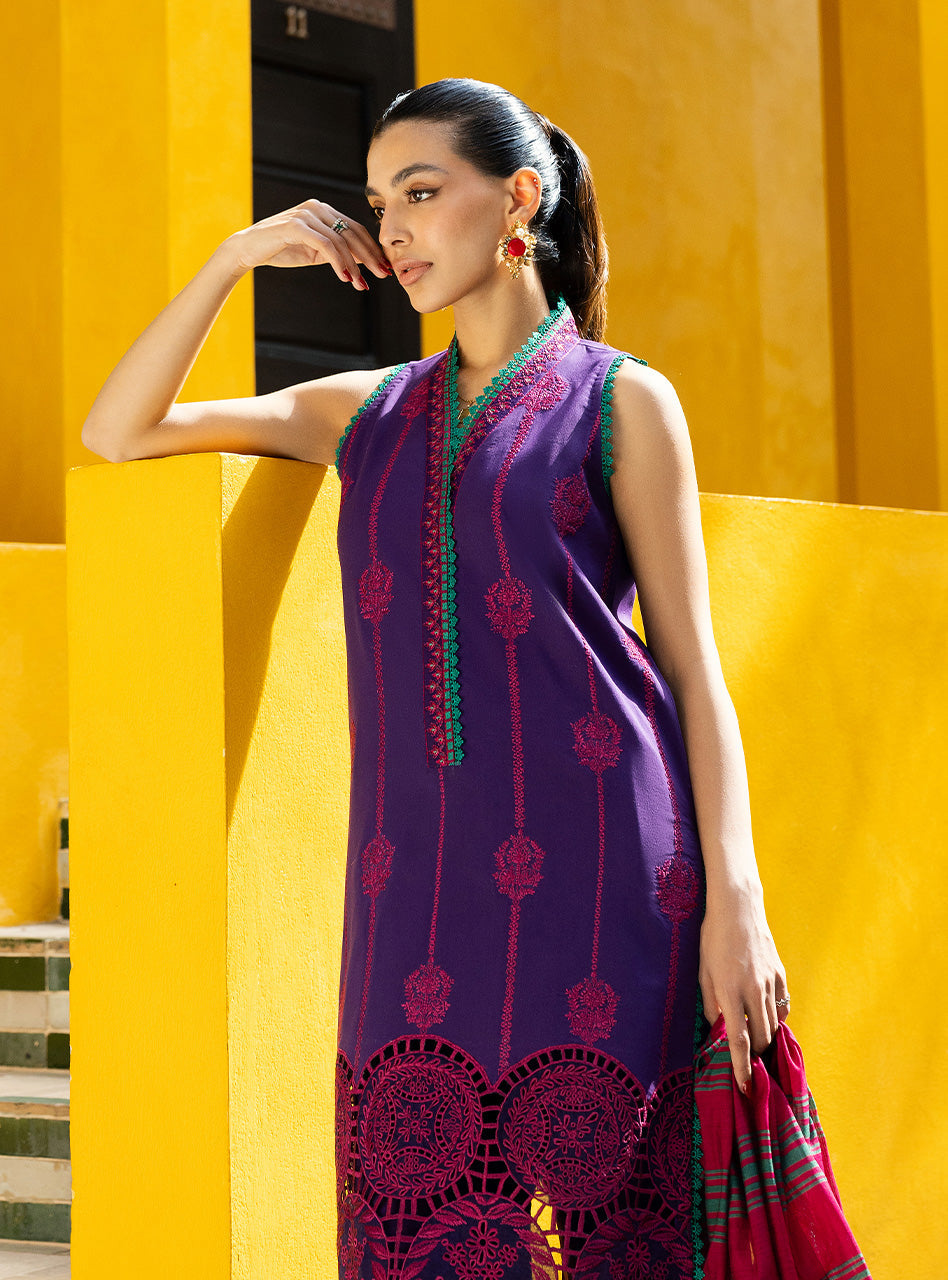 Zainab Chottani | Chikankari 25 | Zynah - 1B - House Of Hania