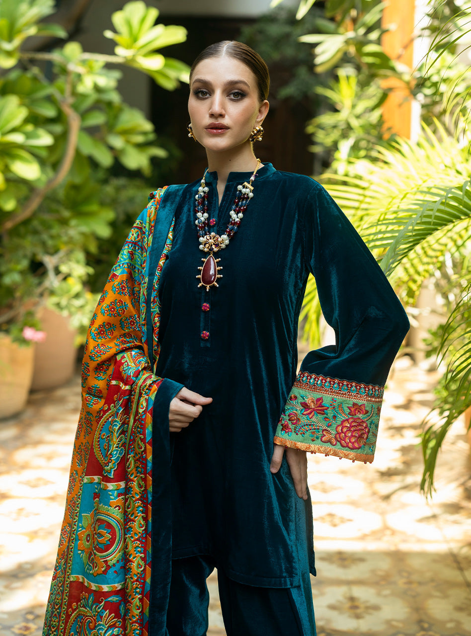 Zainab Chottani | Makhmal Luxe Pret | Avizeh - House Of Hania