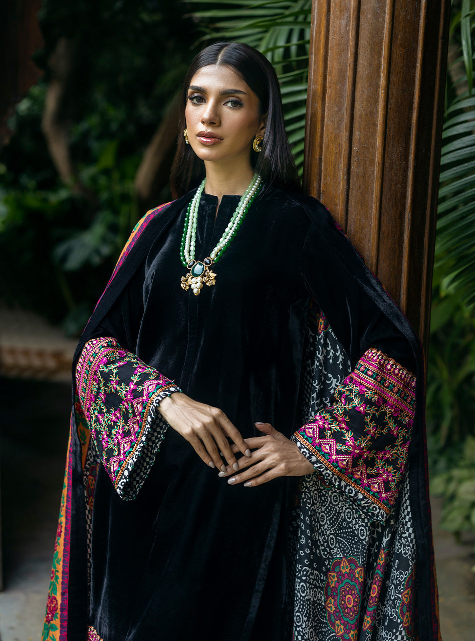 Zainab Chottani | Makhmal Luxe Pret | Ghazaleh - House Of Hania