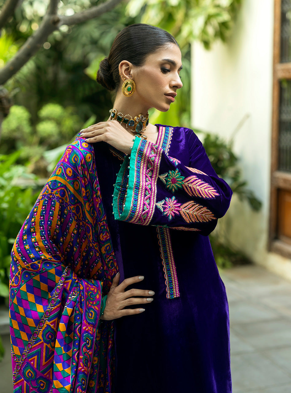 Zainab Chottani | Makhmal Luxe Pret | Rangin - House Of Hania