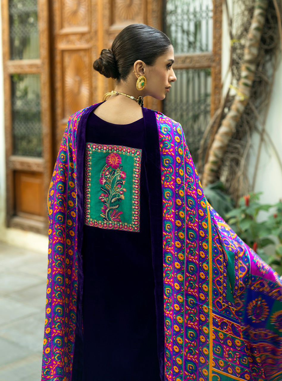 Zainab Chottani | Makhmal Luxe Pret | Rangin - House Of Hania