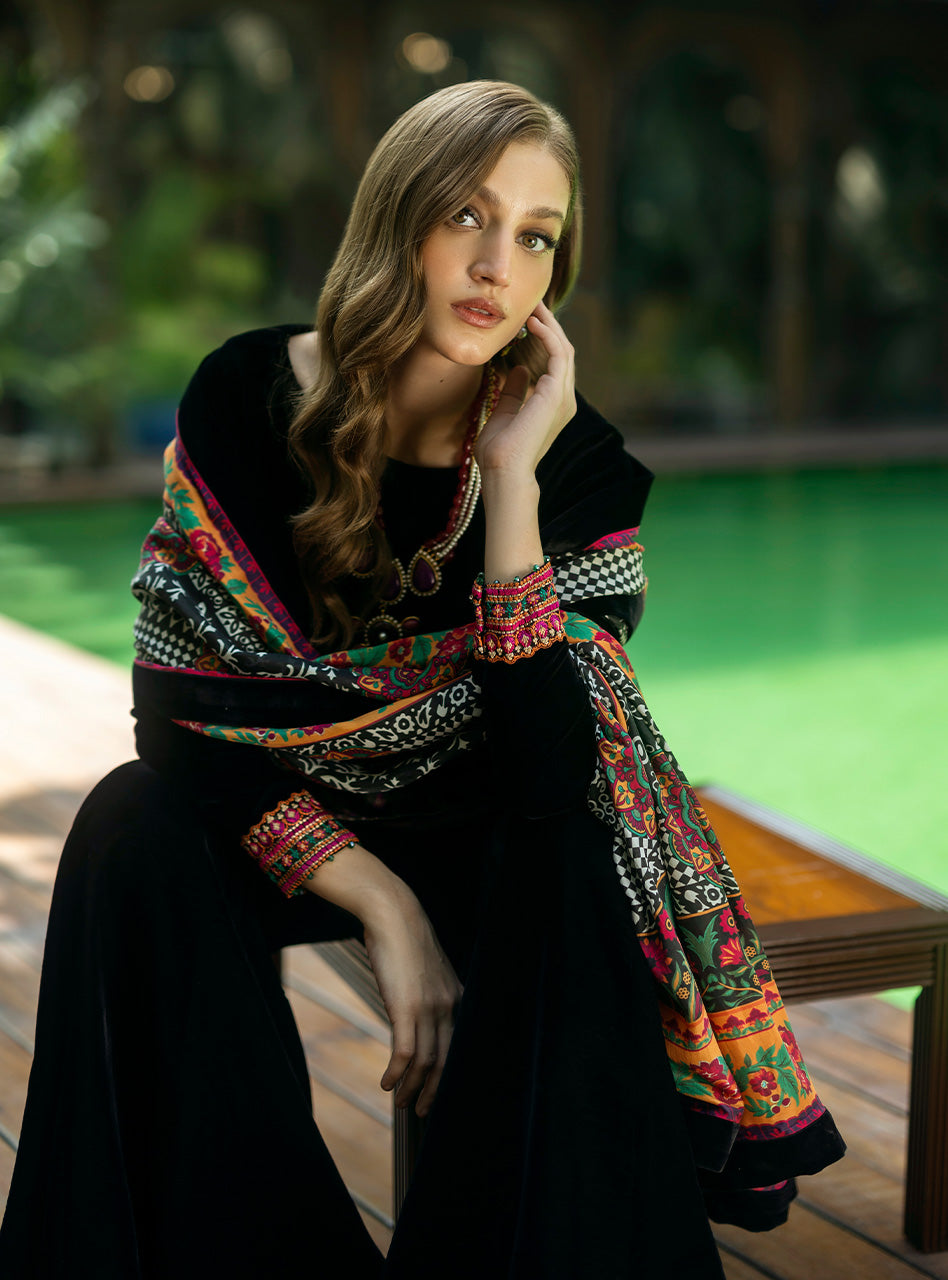 Zainab Chottani | Makhmal Luxe Pret | Zulmat - House Of Hania