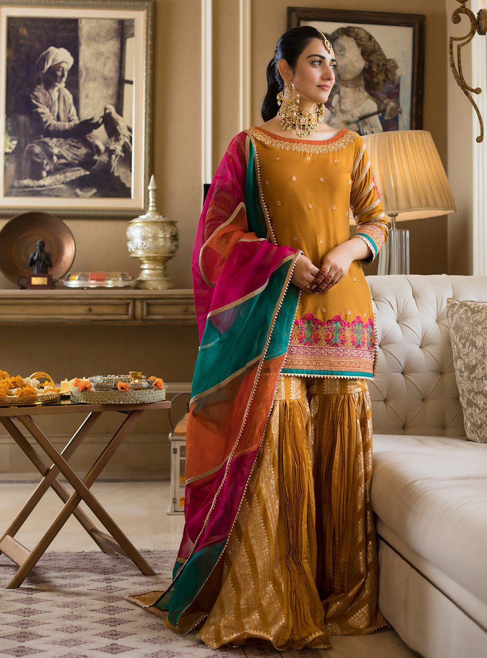 Zainab Chottani | Semi Formals | AATISH - House Of Hania