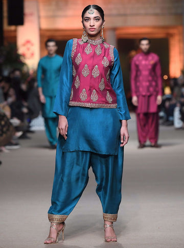 Zainab Chottani | Semi Formals | AMAL - House Of Hania