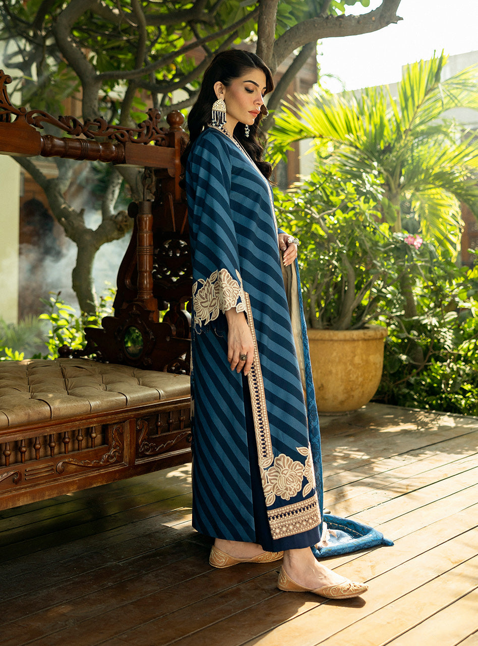 Zainab Chottani | Winter Shawls 24 |  Alayna - House Of Hania