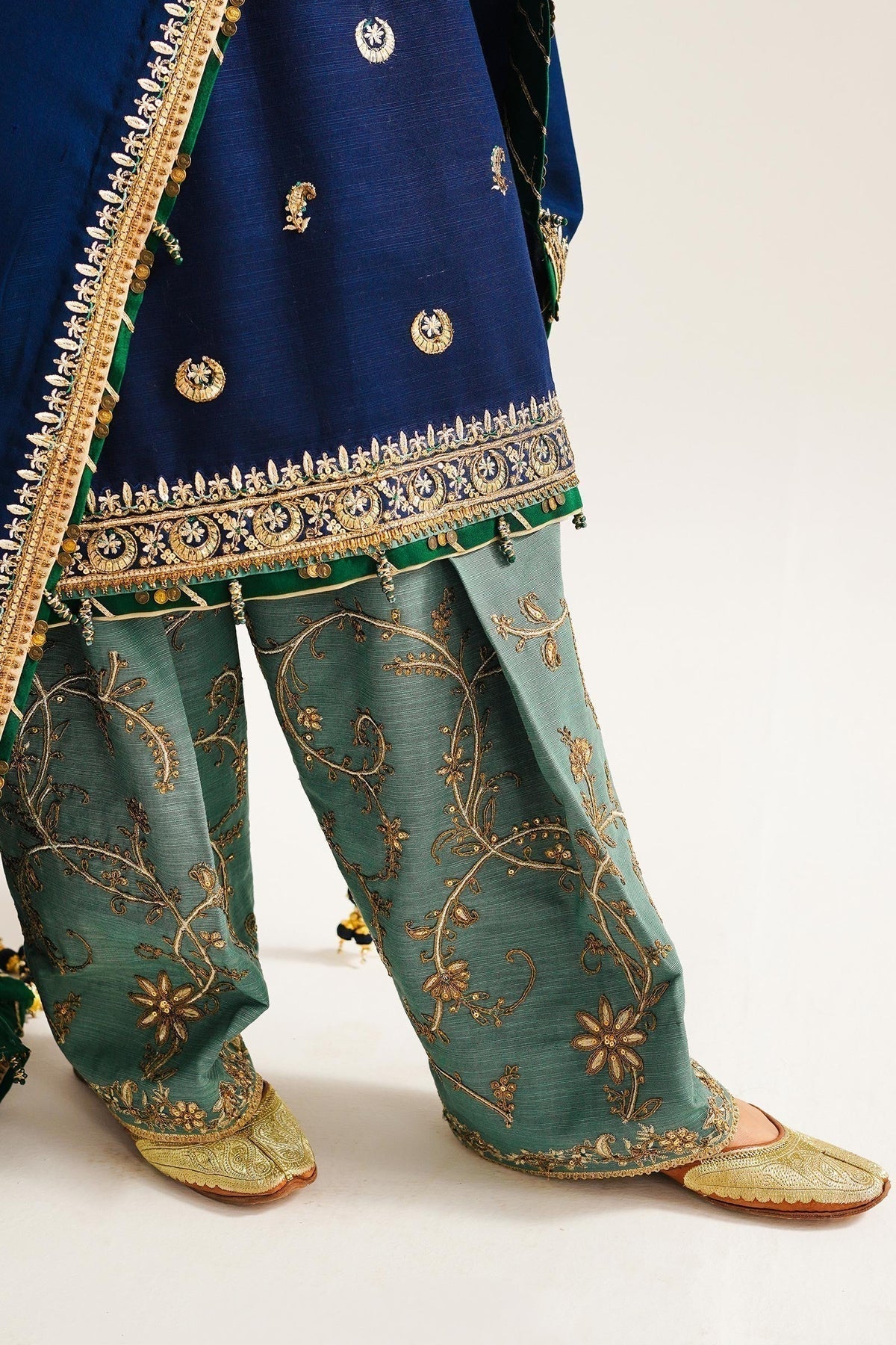Zara ShahJahan | Winter Shawl 23 | WS23-D1 - House Of Hania
