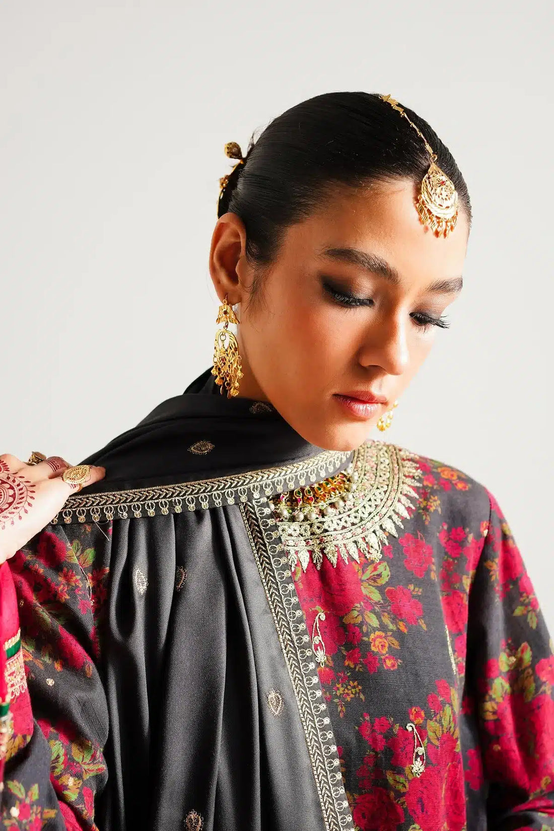 Zara ShahJahan | Winter Shawl 23 | WS23-D3 - House Of Hania